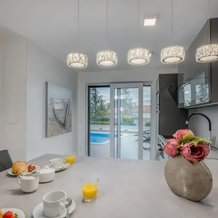 Family Friendly With A Swimming Pool Vantacici, Krk - 19303 Daire Malinska