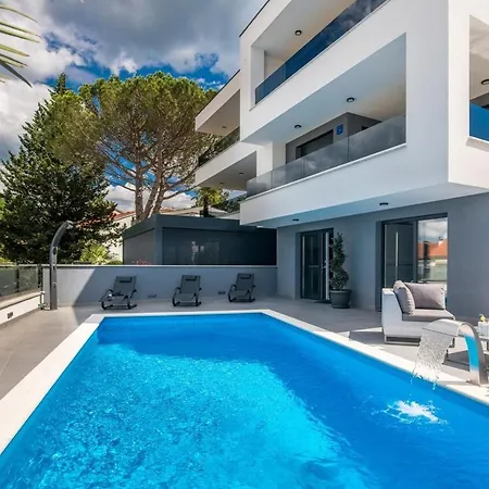 Family Friendly With A Swimming Pool Vantacici, Krk - 19303 Apartament