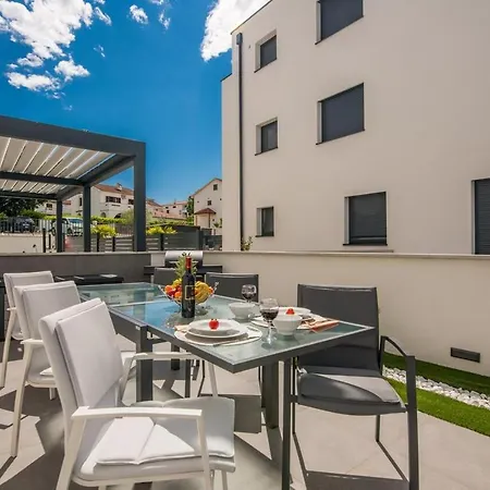 Family Friendly With A Swimming Pool Vantacici, Krk - 19303 Apartament Malinska