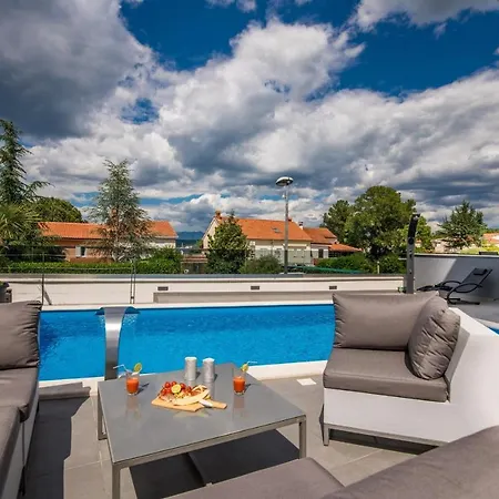 Family-friendly With Swimming Pool Vantacici - Krk - 19303